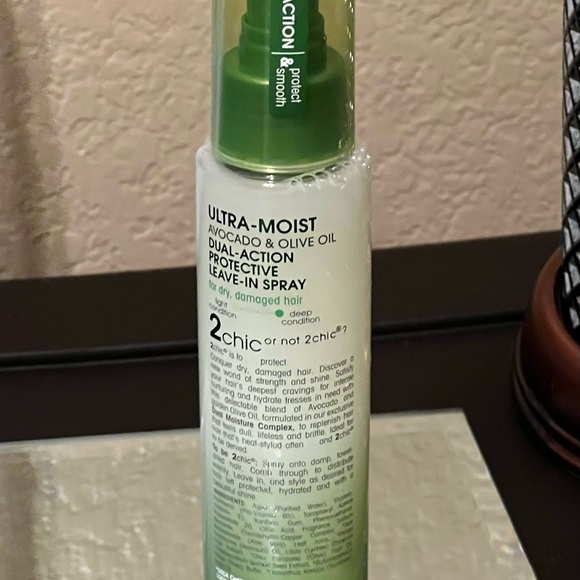 New: Giovanni 2 Chic Ultra Moist dual action protection leave in spray 4 fl oz. - Picture 12 of 13